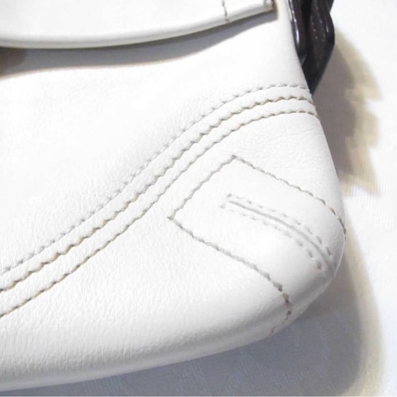 Coach Elegant Off White Leather Shoulder Bag Soho Authentic - Picture 6 of 17